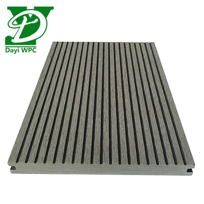 Lớp sàn WPC bền cho hồ bơi và khu vườn