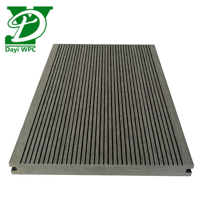 Lớp sàn WPC bền cho hồ bơi và khu vườn