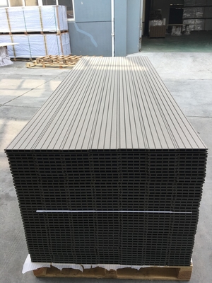 Màu tự nhiên gỗ nhựa composite sàn ngoài trời chống ẩm
