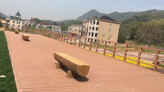 Đường sàn composite WPC bền cho hồ bơi và khu vườn